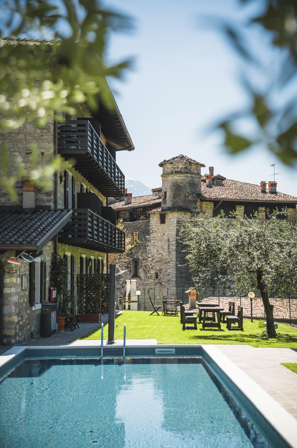 Hotel Antica Croce - Gardaslowemotion Tenno Exterior photo