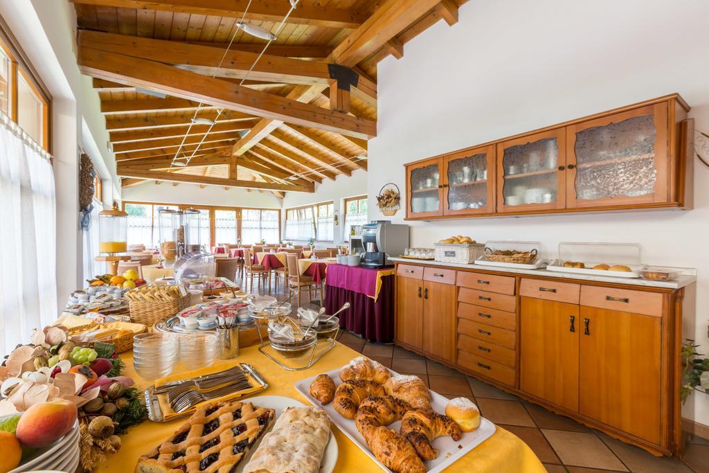 Hotel Antica Croce - Gardaslowemotion Tenno Exterior photo