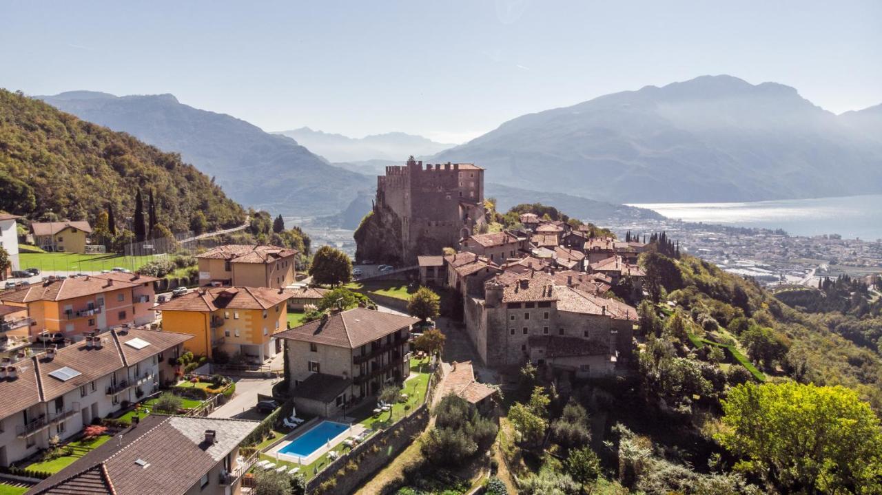 Hotel Antica Croce - Gardaslowemotion Tenno Exterior photo